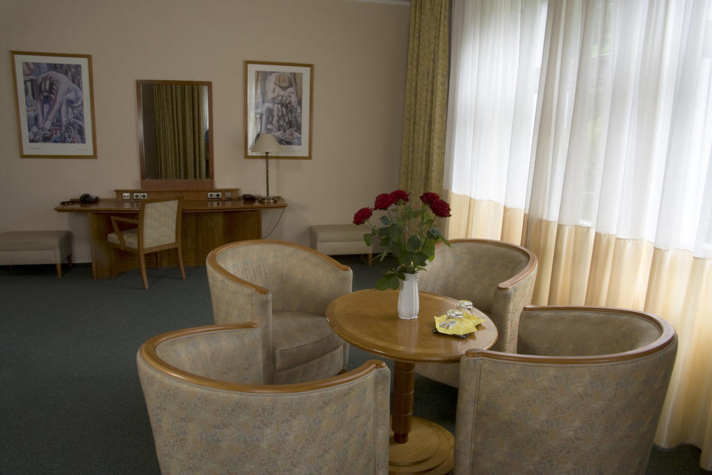 Dr. Adler Spa & Kurhotel Frantiskovy Lazne Exterior photo