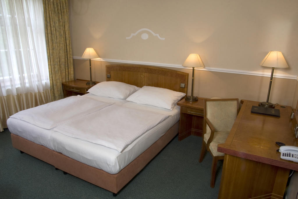Dr. Adler Spa & Kurhotel Frantiskovy Lazne Room photo