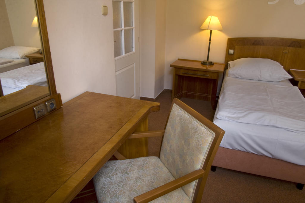 Dr. Adler Spa & Kurhotel Frantiskovy Lazne Room photo