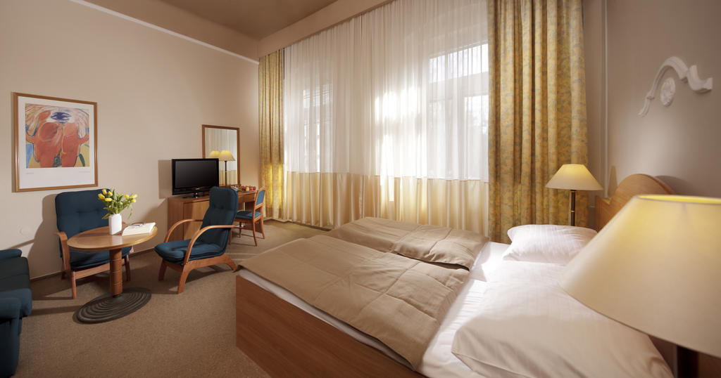 Dr. Adler Spa & Kurhotel Frantiskovy Lazne Room photo